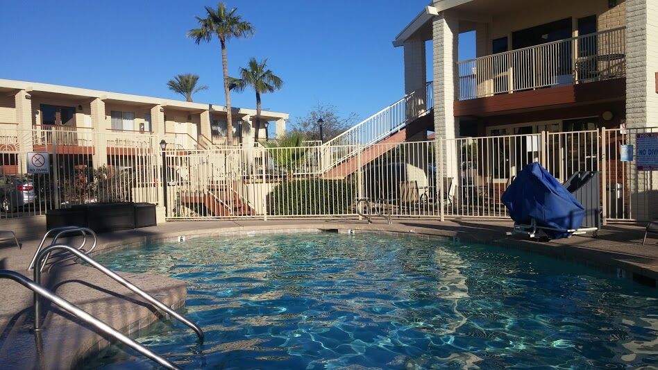 Quality Inn & Suites Phoenix Nw - Sun City Youngtown Exterior foto